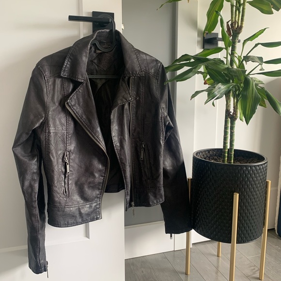 Black leather jacket - Picture 1 of 1